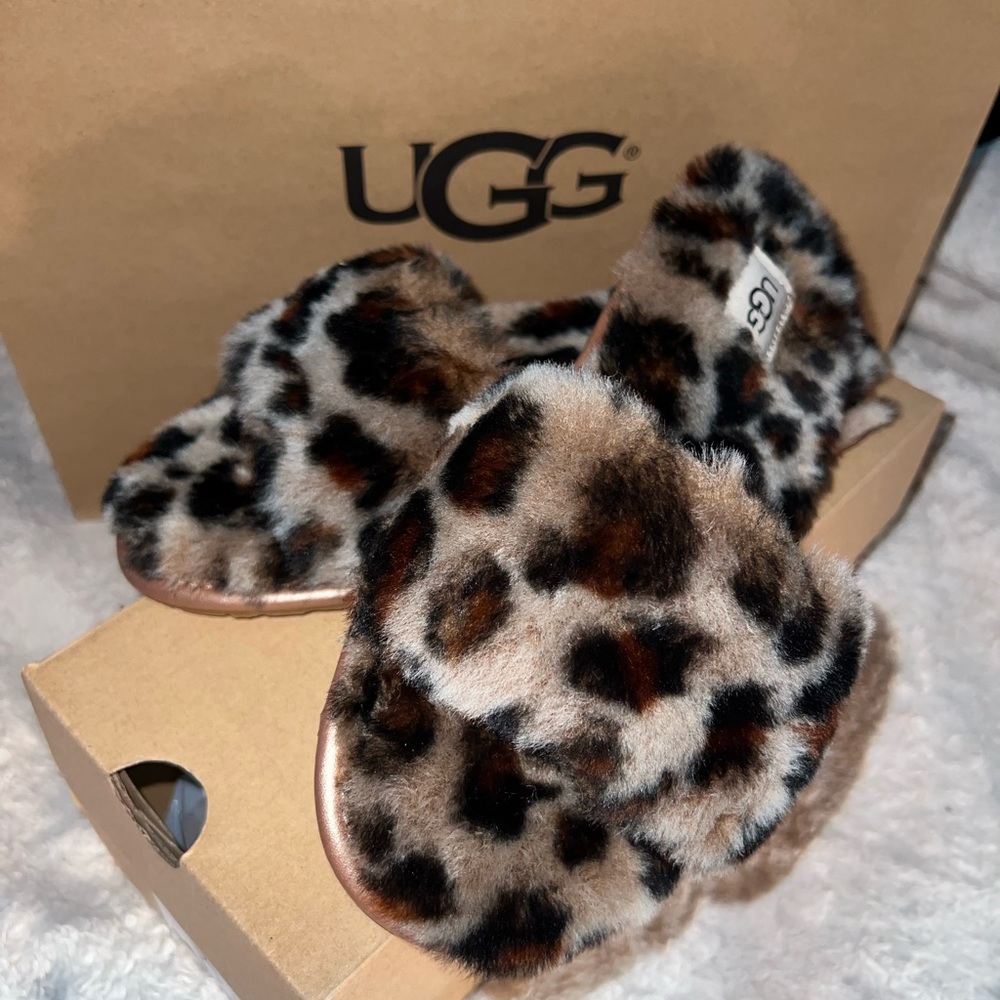 UGG Fluff Slides